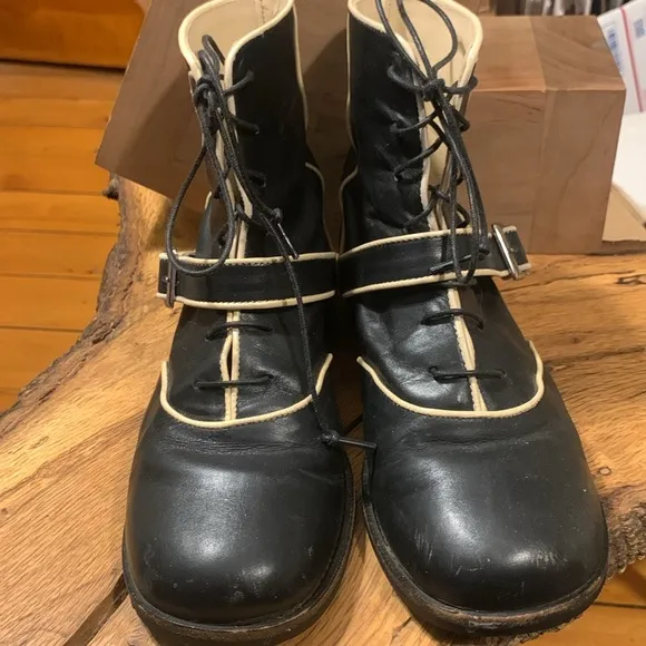 JOHN FLUEVOG “IN THE MONEY” BLACK BOOTS BOOTEES WITH BUCKLES STRAPS AND …