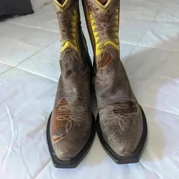 Johnny Ringo distressed boots clarh