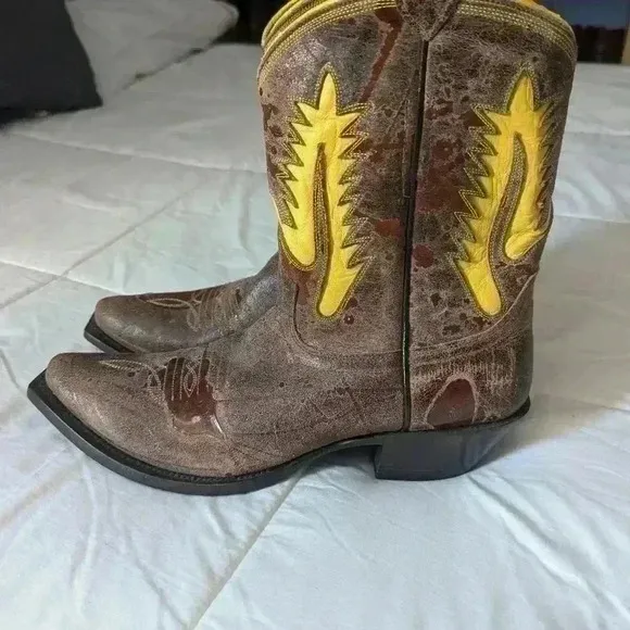 Johnny Ringo distressed boots clarh