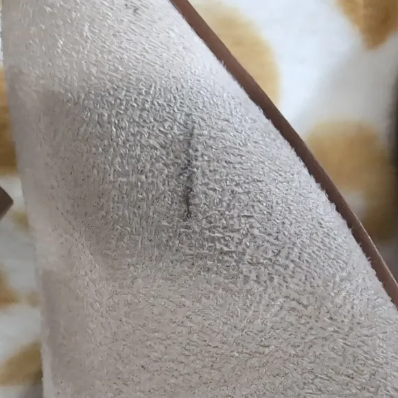 JOURNEE..Cream Knee-High Heeled Boots with Chunky Heel