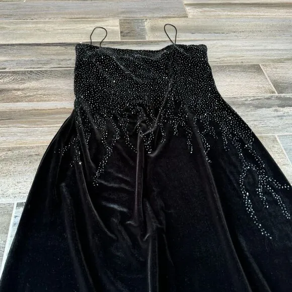 JS Boutique Black Velvet Maxi Dress Spaghetti Straps Beadwork Elegant Detail