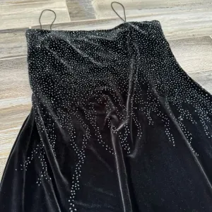 JS Boutique Black Velvet Maxi Dress Spaghetti Straps Beadwork Elegant Detail