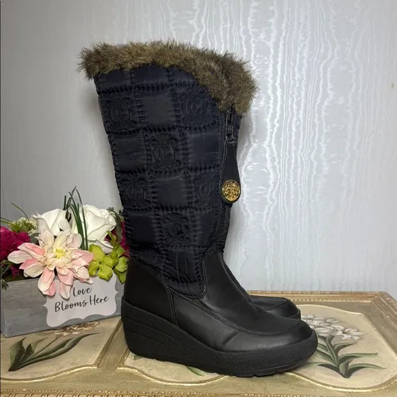 Juicy Couture Snow Flurry Faux Fur Lined Quilted Winter Wedge Zip Up Boots Sz 8