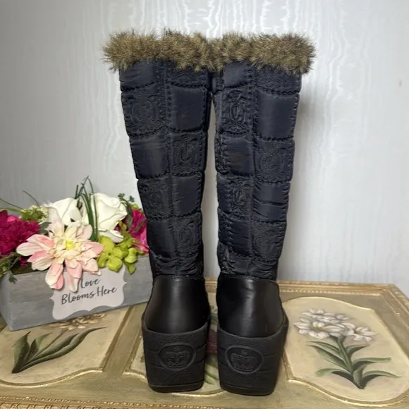 Juicy Couture Snow Flurry Faux Fur Lined Quilted Winter Wedge Zip Up Boots Sz 8