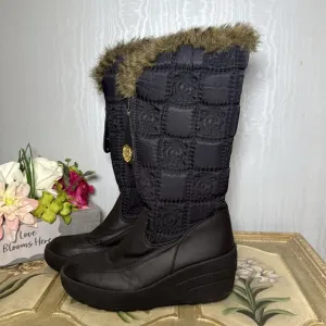 Juicy Couture Snow Flurry Faux Fur Lined Quilted Winter Wedge Zip Up Boots Sz 8