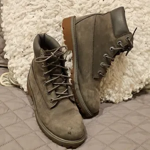 Juniors Gray Timberland Boots