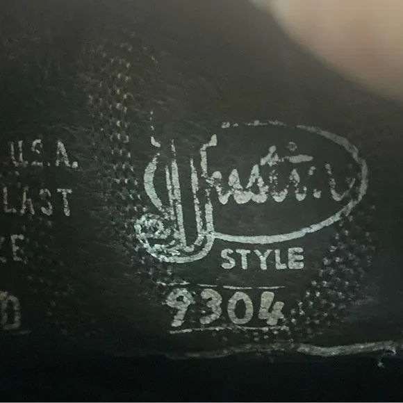 Justin Boots black cowboy boots stitching leather style 9304 size 9.5 as is