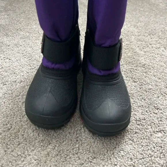 Kamik Snow Boots Girls 12 Purple Orchid Rocket Lug Sole Waterproof Lined