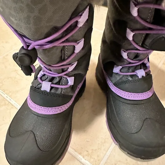 Kamik. snowgypsy boots, size 10