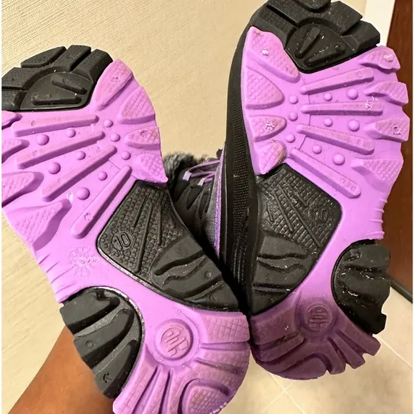 Kamik. snowgypsy boots, size 10