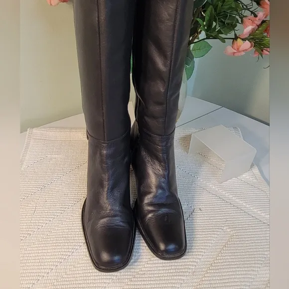 KAREN SCOTT GENUINE LEATHER CHUNKY HEEL BOOTS Zipper and elastic insert in calf