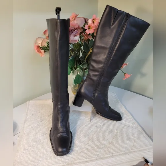 KAREN SCOTT GENUINE LEATHER CHUNKY HEEL BOOTS Zipper and elastic insert in calf