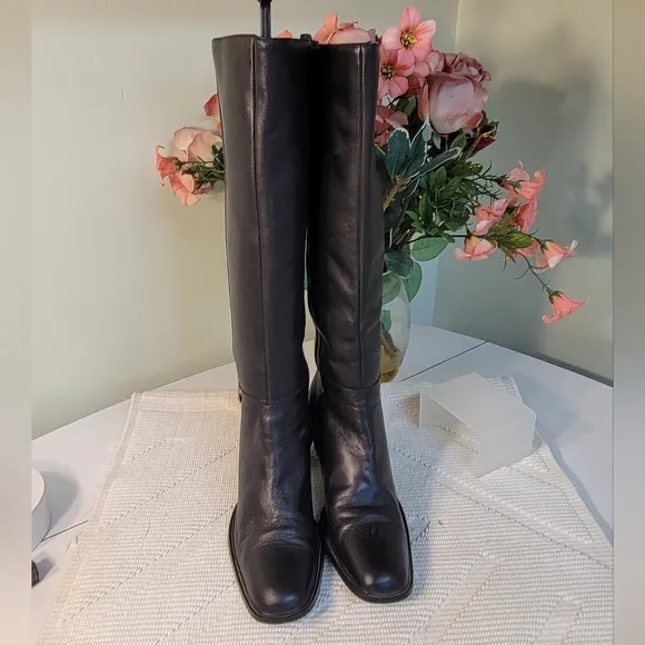 KAREN SCOTT GENUINE LEATHER CHUNKY HEEL BOOTS Zipper and elastic insert in calf