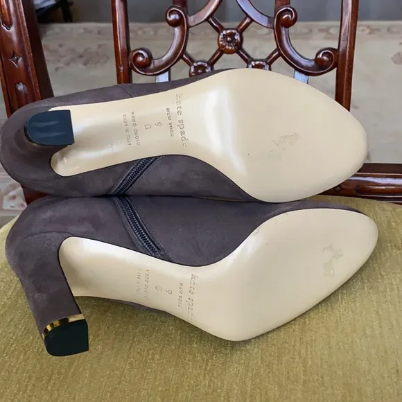 Kate Spade Aldaz suede gold bow ankle boots NWOB size 9