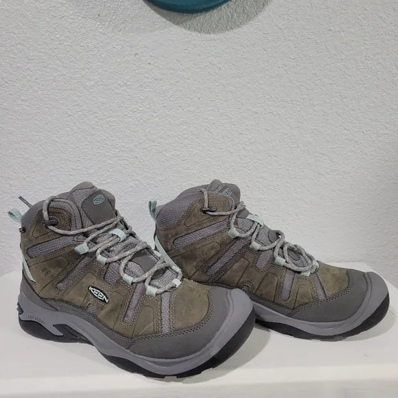 KEEN Circadia Mid Height Waterproof Hiking Boots Steel Grey/Blue Women size 111