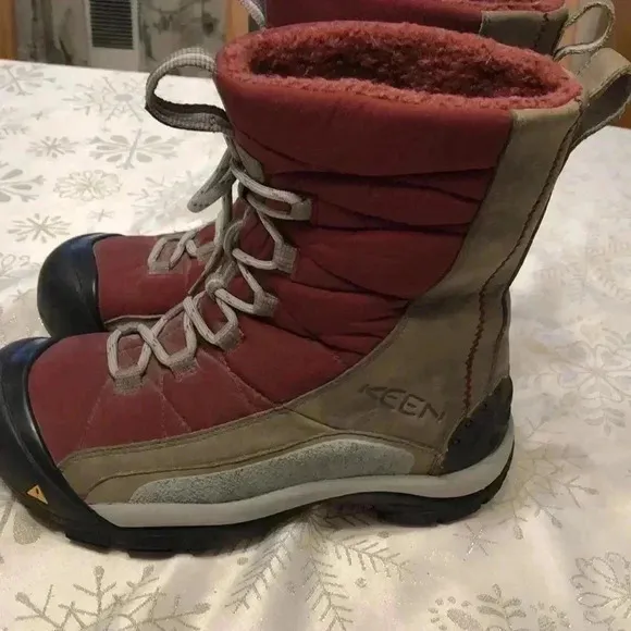 Keen Vail insulated waterproof lace up boots