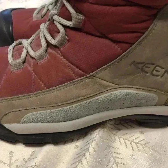 Keen Vail insulated waterproof lace up boots