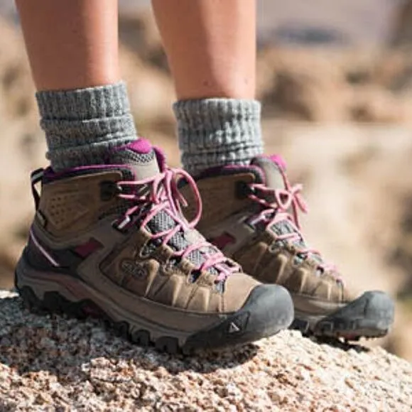 KEEN Womens Targhee III Mid Waterproof Hiking Boots in Weiss/Boysenberry 7.5