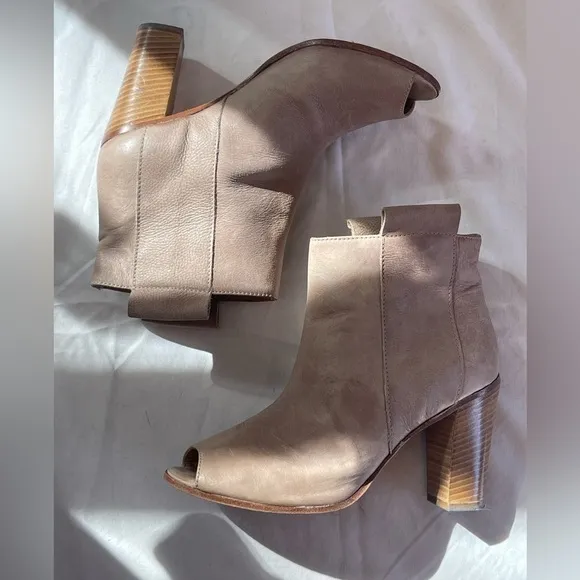 Kenneth Cole Vero Cuoio Made In Italy Leather Booties Women's Size 36