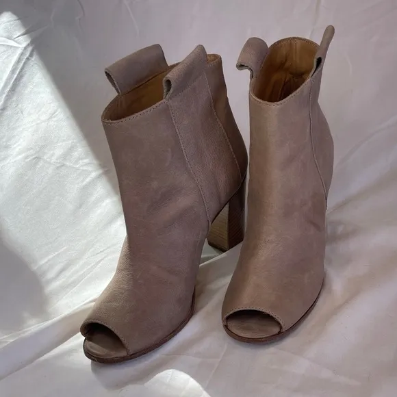 Kenneth Cole Vero Cuoio Made In Italy Leather Booties Women's Size 36