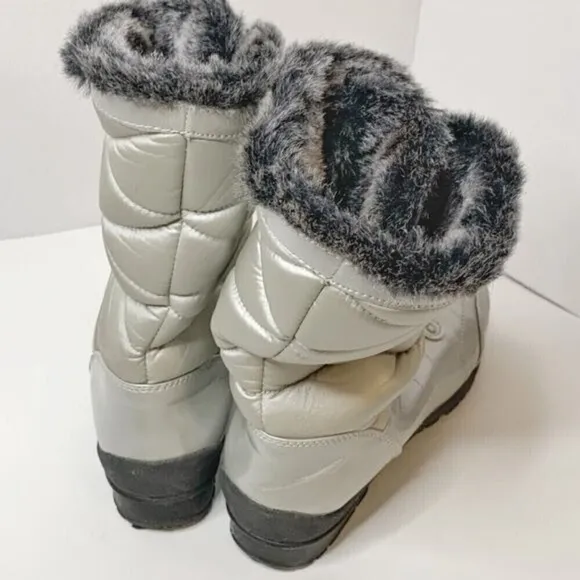 Khombu Silver Metallic Lace Up Nylon Angel Snow Moon Faux Fur Lined Boots