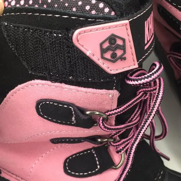 KHOMBU snow tracker girl's size 4 snow boots.