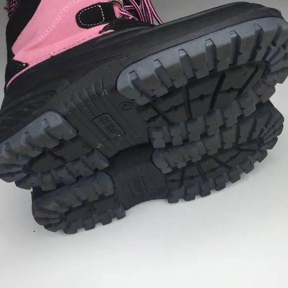 KHOMBU snow tracker girl's size 4 snow boots.