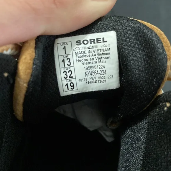 Kids Sorel Youth Out N About Classic WP SZ 1 Brand New/Never Worn Camel/SeaSalt