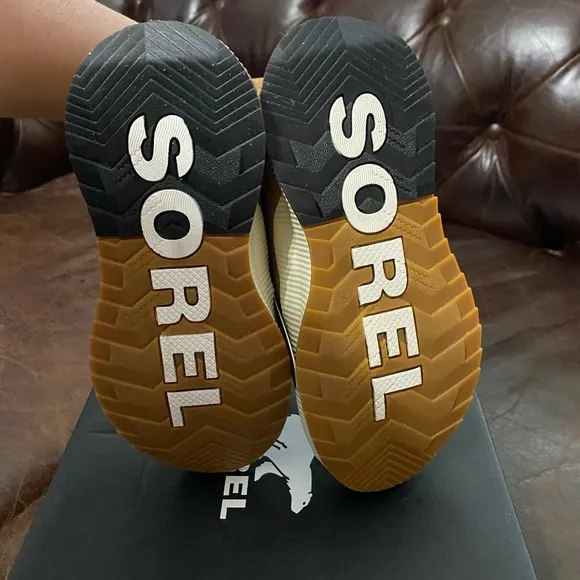 Kids Sorel Youth Out N About Classic WP SZ 1 Brand New/Never Worn Camel/SeaSalt