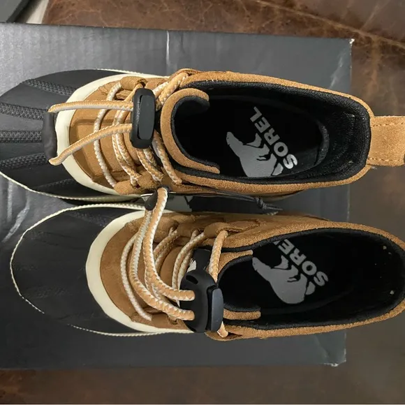 Kids Sorel Youth Out N About Classic WP SZ 1 Brand New/Never Worn Camel/SeaSalt