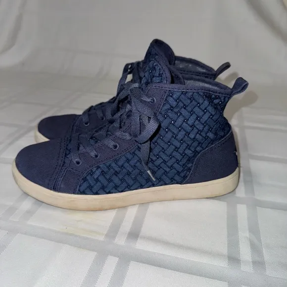 Koolaburra Blue Textured Boots with Cream Sole