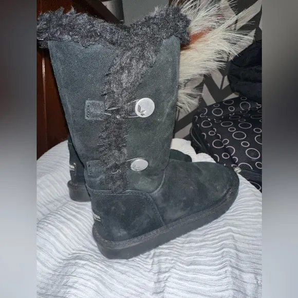 Koolaburra by UGG Black Suede Boots