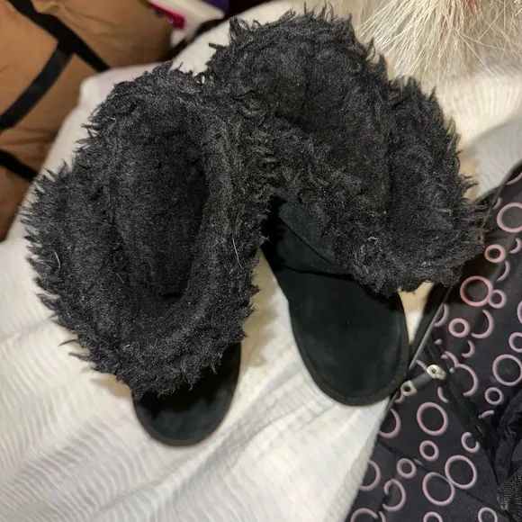Koolaburra by UGG Black Suede Boots