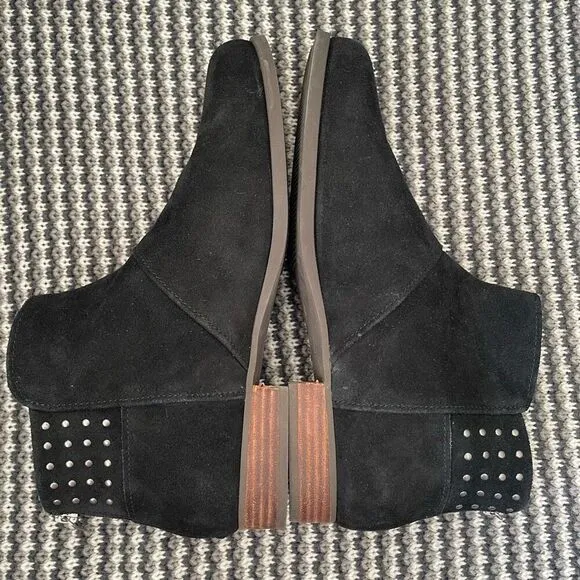 Koolaburra by Ugg Giyah Black Suede Studded Ankle Boots Women’s Shoe Size 9.5