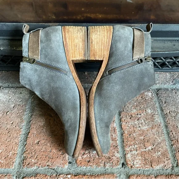 KORK EASE Gray Suede Side Zip Ankle boots Bootie SZ 10