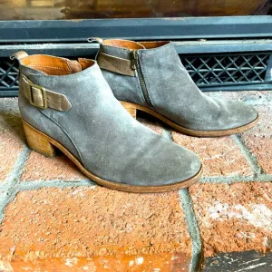 KORK EASE Gray Suede Side Zip Ankle boots Bootie SZ 10
