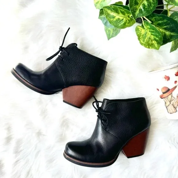 Korks by Kork-Ease Roana Lace up Chunky Heel Black Leather Ankle Boots Size 7.5
