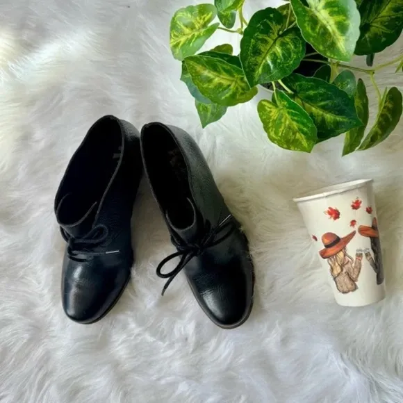 Korks by Kork-Ease Roana Lace up Chunky Heel Black Leather Ankle Boots Size 7.5