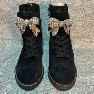 Kurt Geiger Sutton Bow Boots. NEW