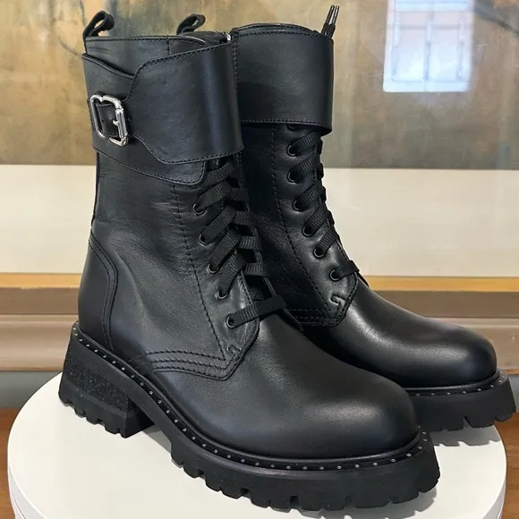 🌹LA CANADIENNE 🌹Cody Black Leather Lug Boots Size: 5