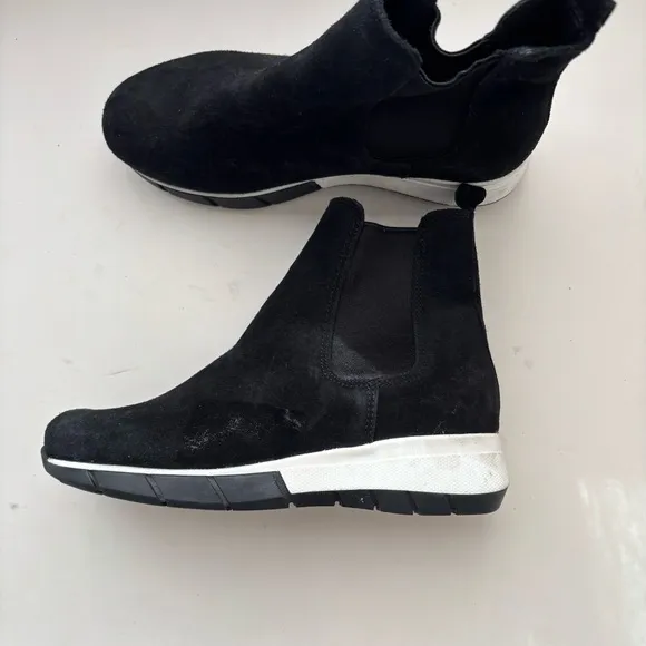 LA CANADIENNE Newport Boots Sz 6M