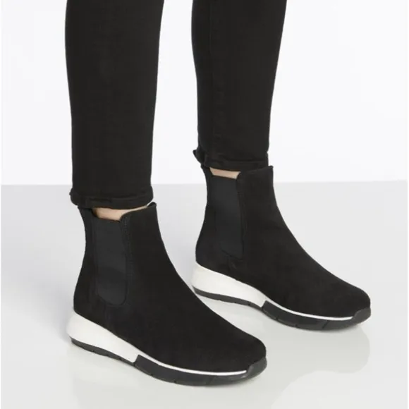 LA CANADIENNE Newport Boots Sz 6M