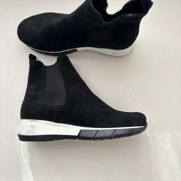 LA CANADIENNE Newport Boots Sz 6M