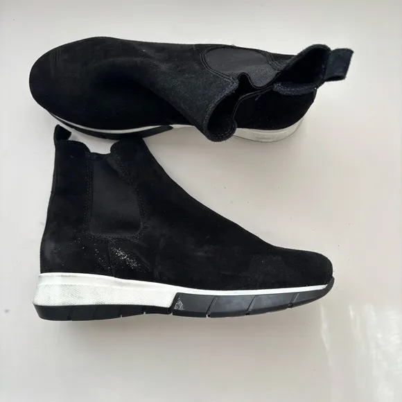 LA CANADIENNE Newport Boots Sz 7.5M