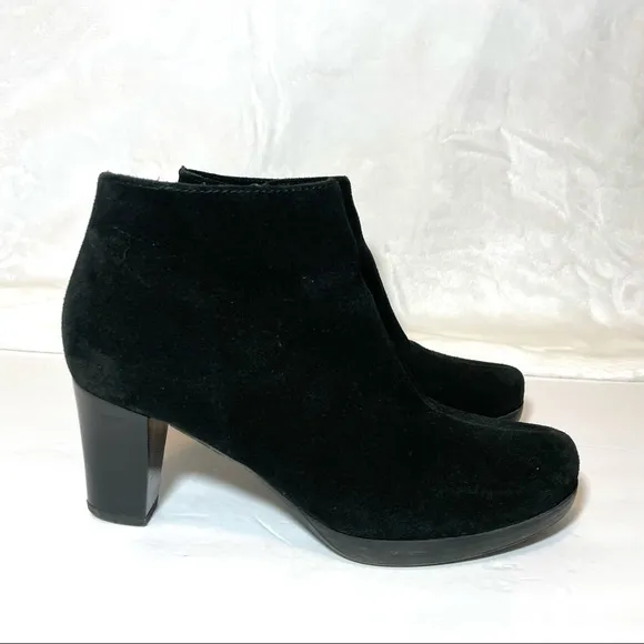La Canadienne Oliver Waterproof Suede Bootie Black Ankle Boots Stacked Heel 7