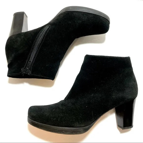 La Canadienne Oliver Waterproof Suede Bootie Black Ankle Boots Stacked Heel 7