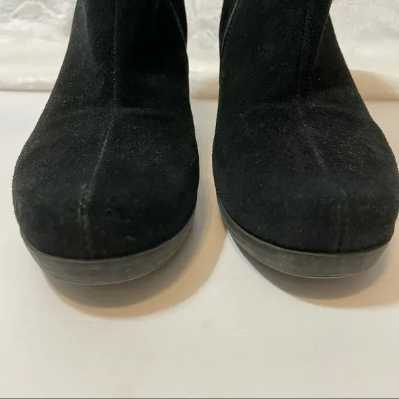 La Canadienne Oliver Waterproof Suede Bootie Black Ankle Boots Stacked Heel 7