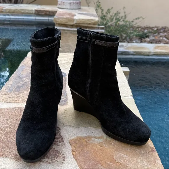 La Canadienne Womens Wedge Ankle Bootie Black Suede Waterproof SZ 9.5