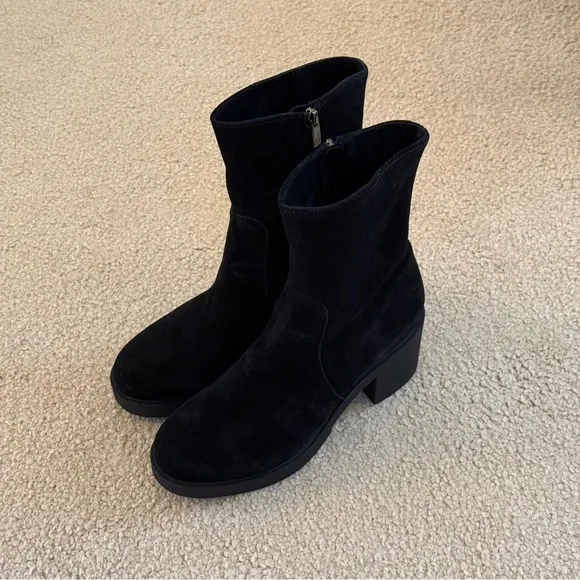 La Canadienne Zed Suede Heeled Ankle Boots 🥾