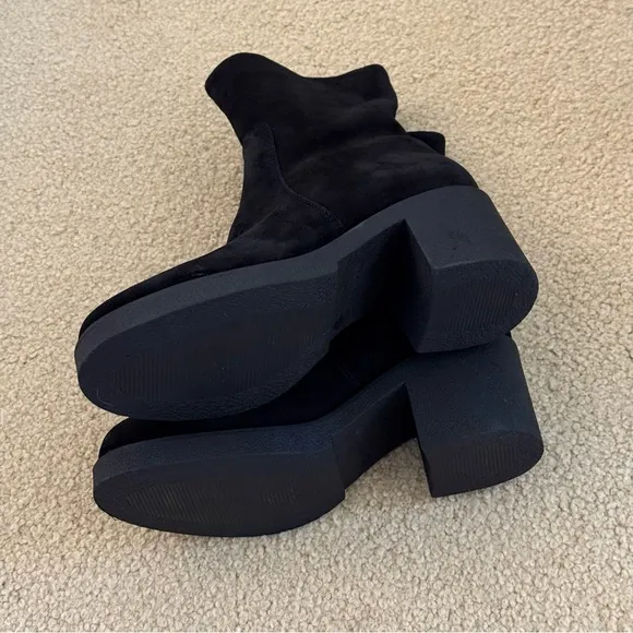 La Canadienne Zed Suede Heeled Ankle Boots 🥾